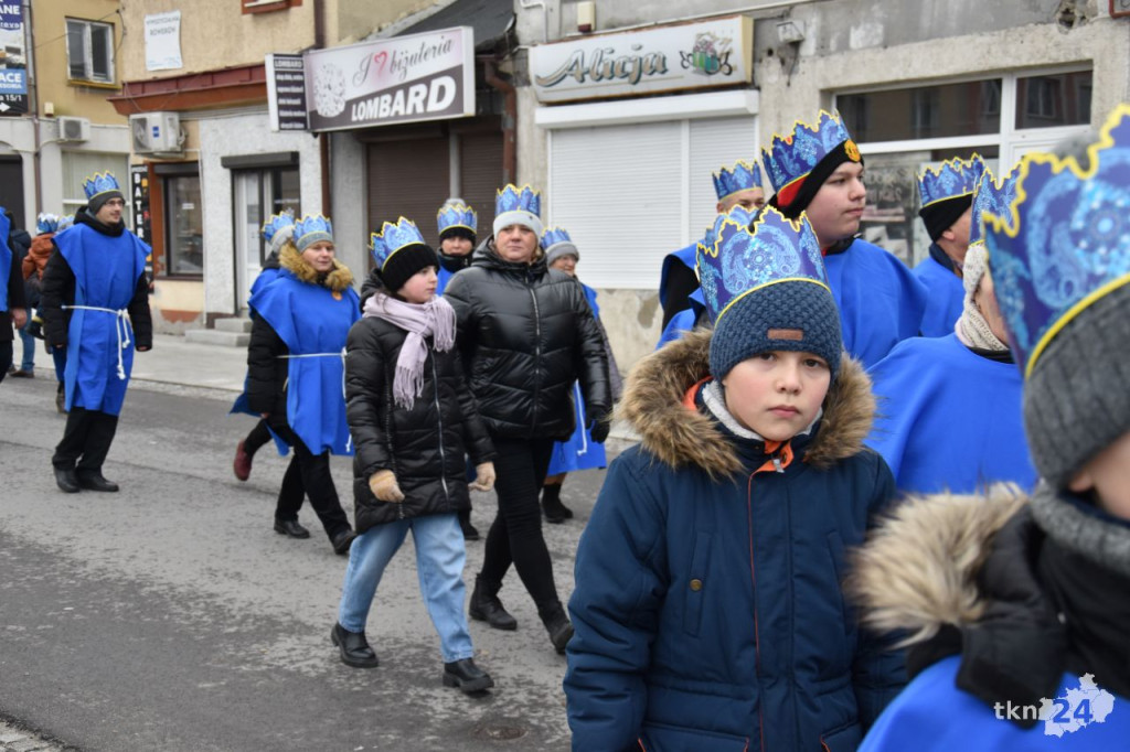 Trzej Królowie przybyli na konecki rynek [wideo, zdjęcia]