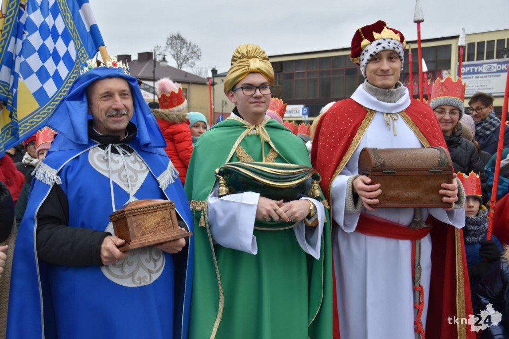 Trzej Królowie przybyli na konecki rynek [wideo, zdjęcia]