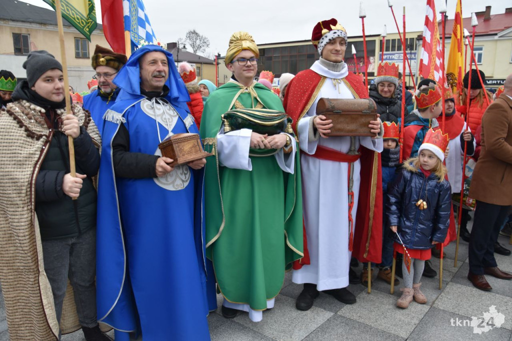 Trzej Królowie przybyli na konecki rynek [wideo, zdjęcia]
