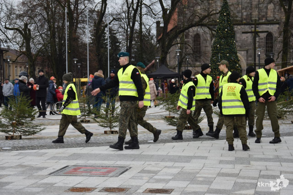 Trzej Królowie przybyli na konecki rynek [wideo, zdjęcia]