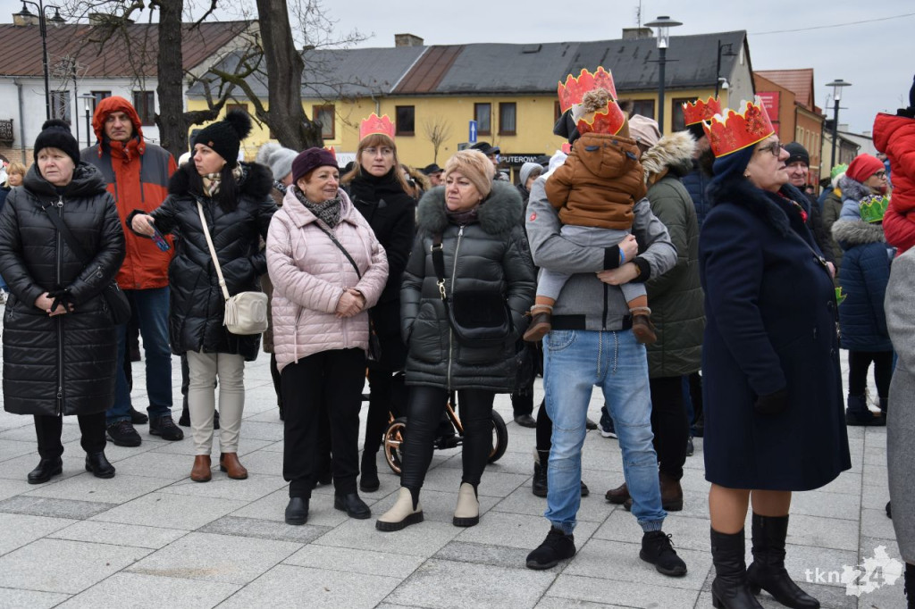 Trzej Królowie przybyli na konecki rynek [wideo, zdjęcia]