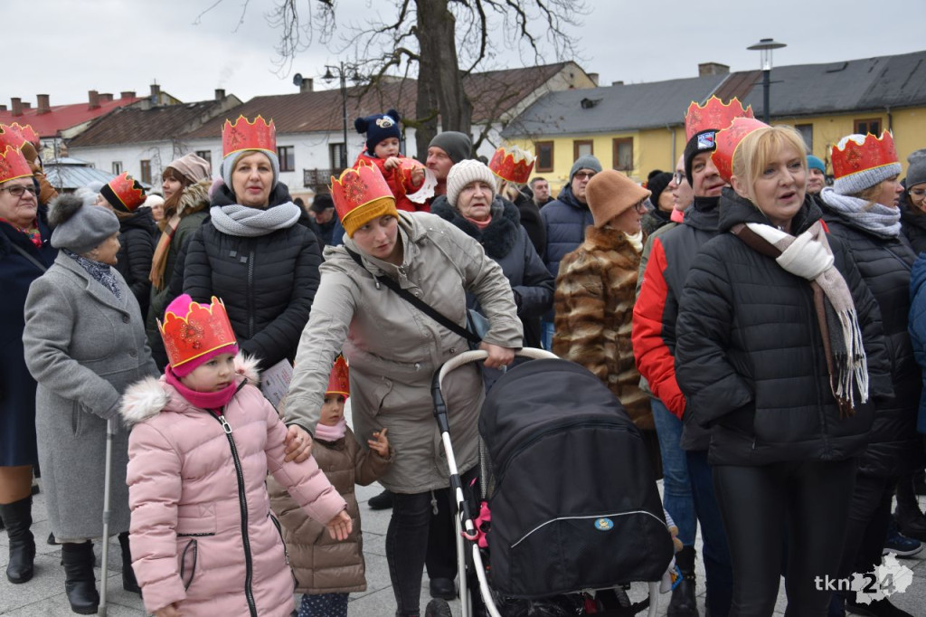 Trzej Królowie przybyli na konecki rynek [wideo, zdjęcia]