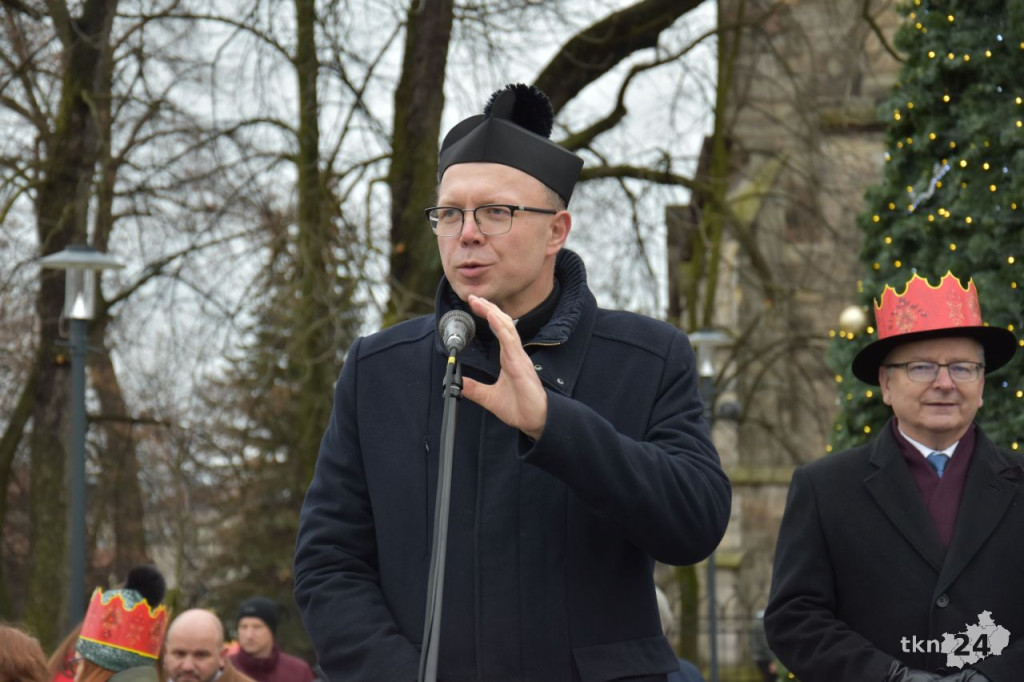 Trzej Królowie przybyli na konecki rynek [wideo, zdjęcia]