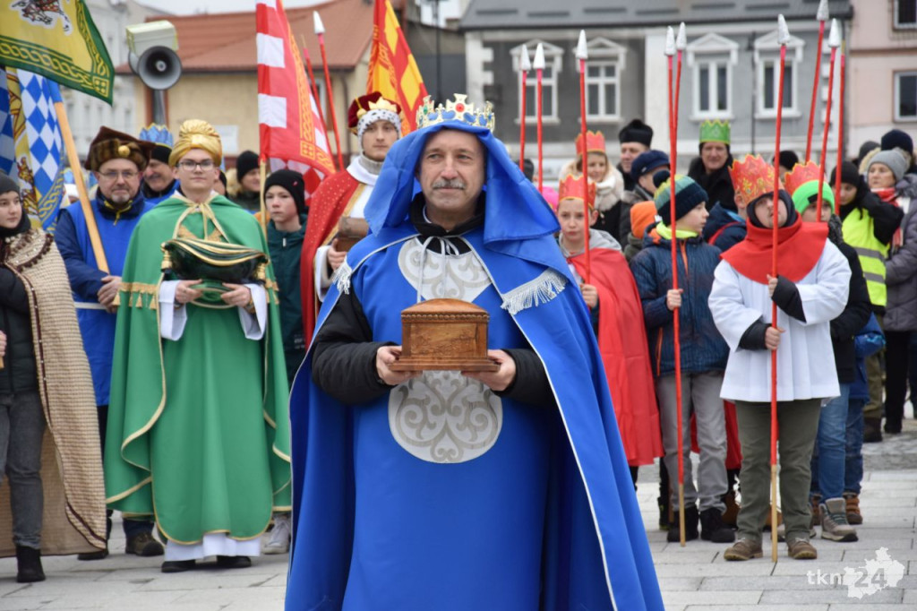 Trzej Królowie przybyli na konecki rynek [wideo, zdjęcia]