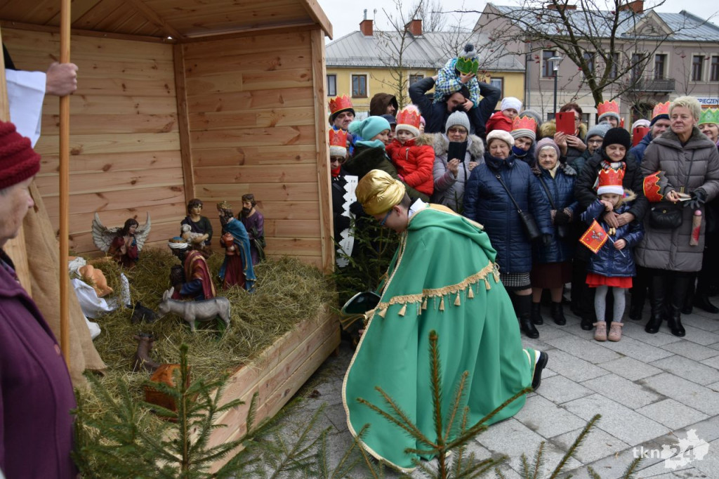 Trzej Królowie przybyli na konecki rynek [wideo, zdjęcia]