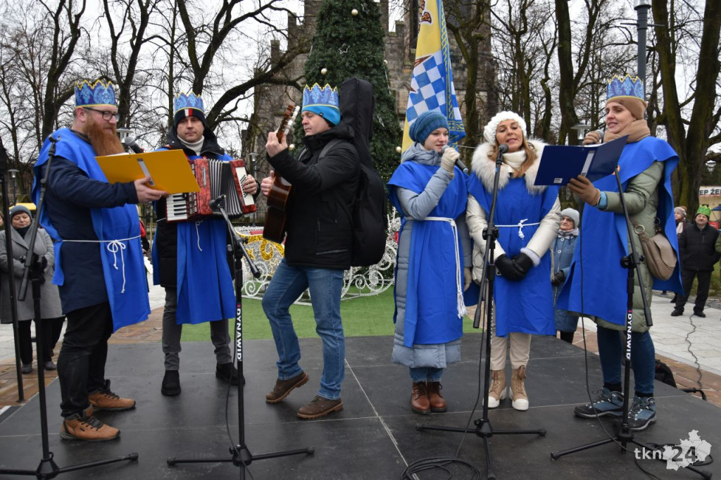 Trzej Królowie przybyli na konecki rynek [wideo, zdjęcia]