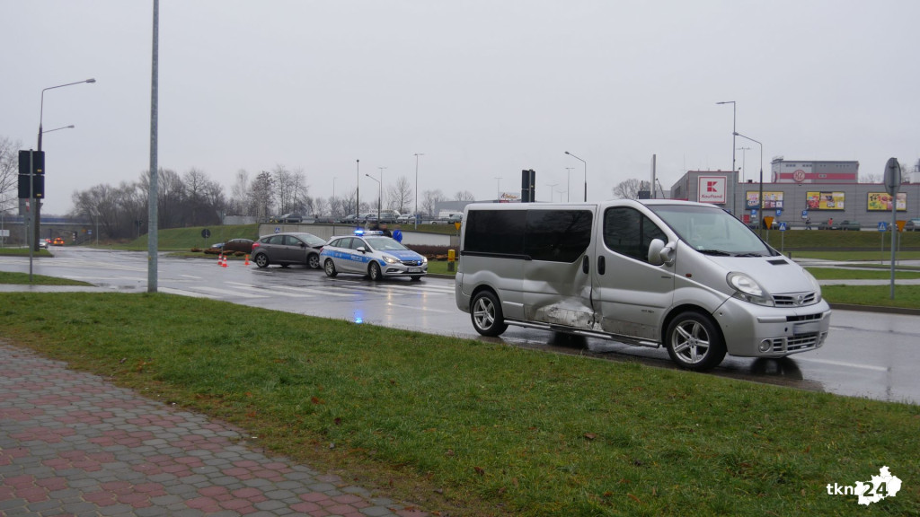 Kolizja na skrzyżowaniu obok Kauflandu [zdjęcia]