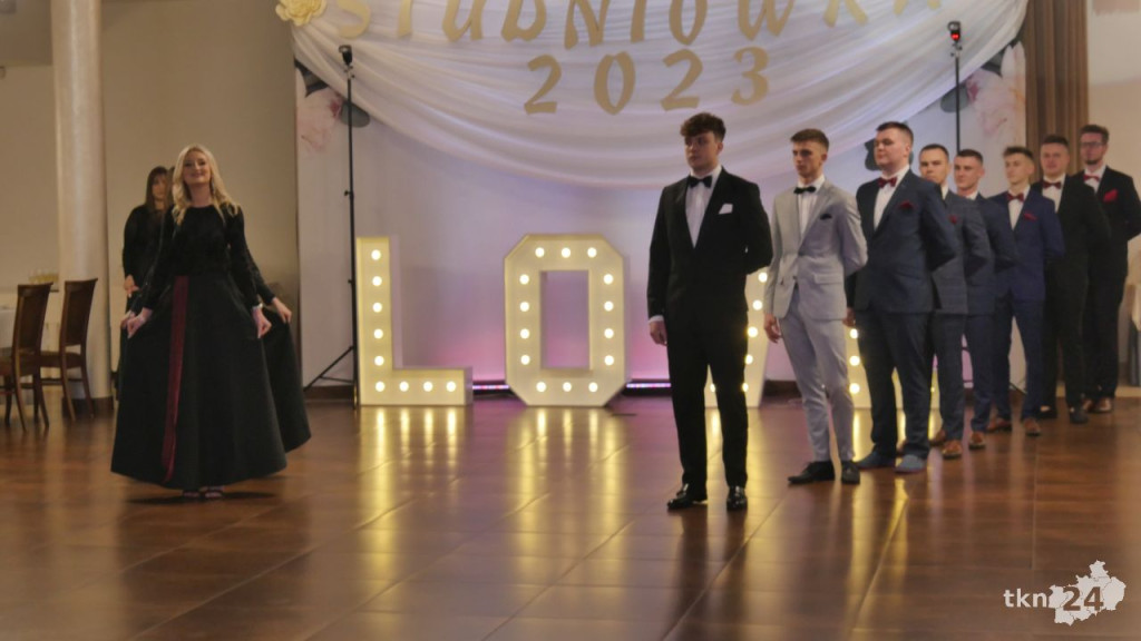 Studniówka 2023 ZSP 1 Końskie [skrót wideo, fotorelacja]