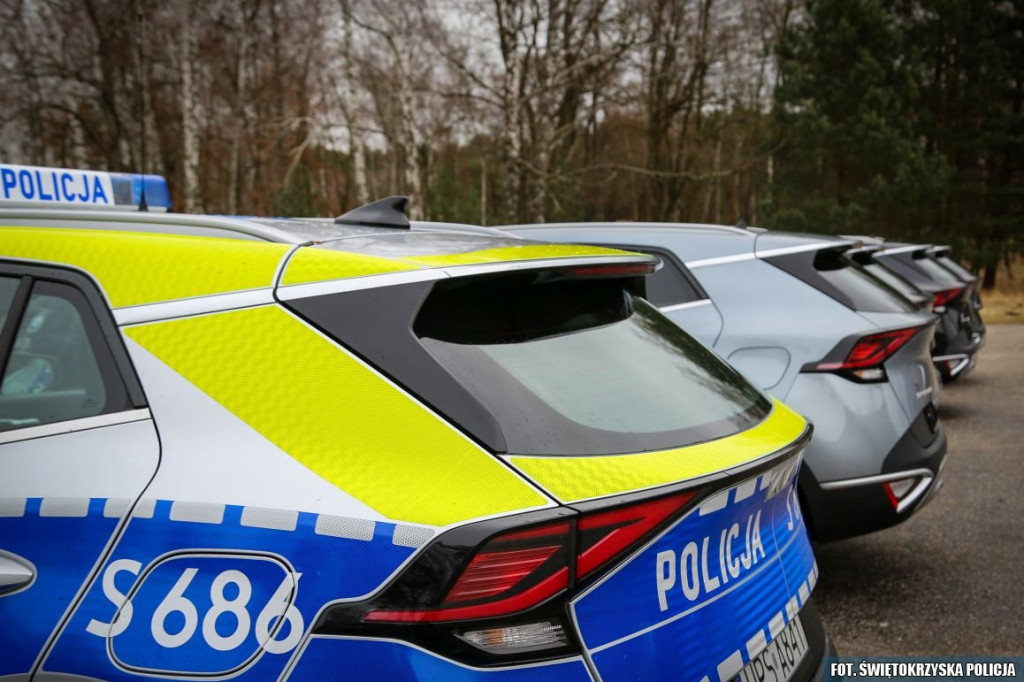 Policja z Końskich dostanie dwa nieoznakowane radiowozy [zdjęcia]