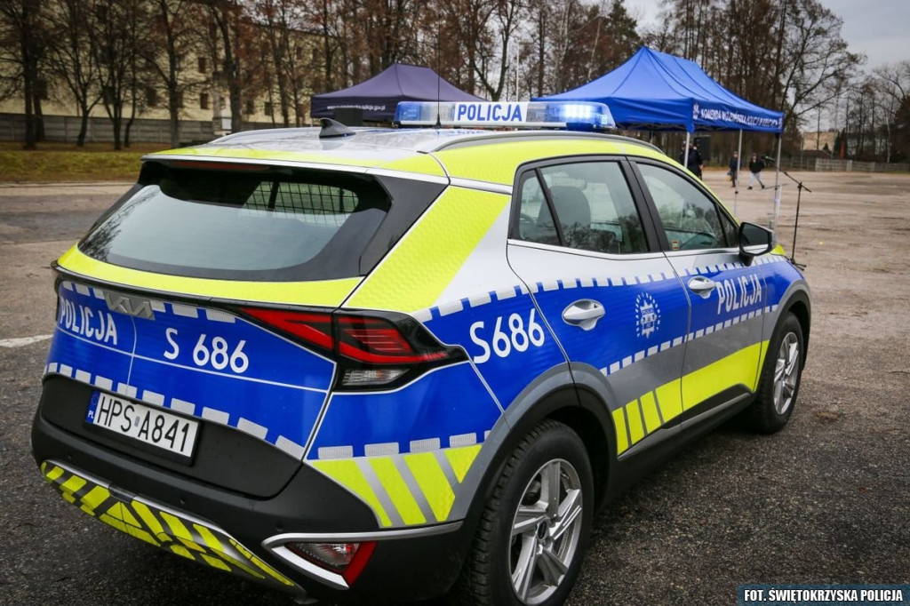 Policja z Końskich dostanie dwa nieoznakowane radiowozy [zdjęcia]