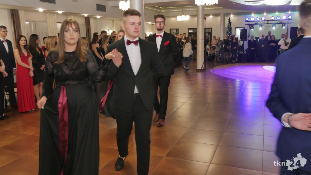Studniówka 2023 ZSP 1 Końskie [skrót wideo, fotorelacja]