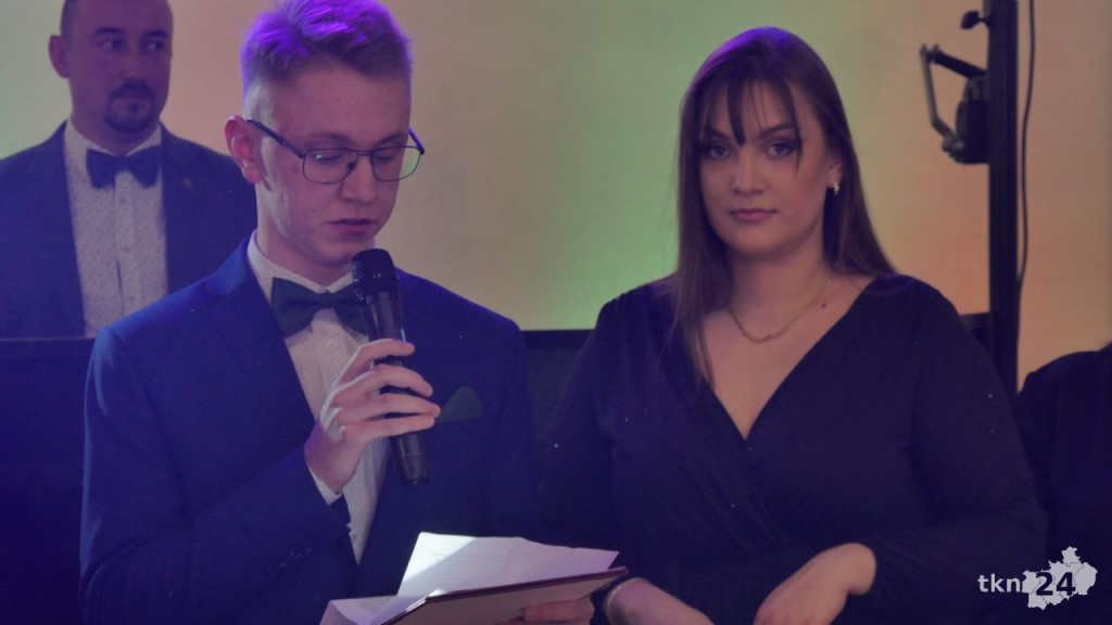 Studniówka 2023 ZSP 1 Końskie [skrót wideo, fotorelacja]