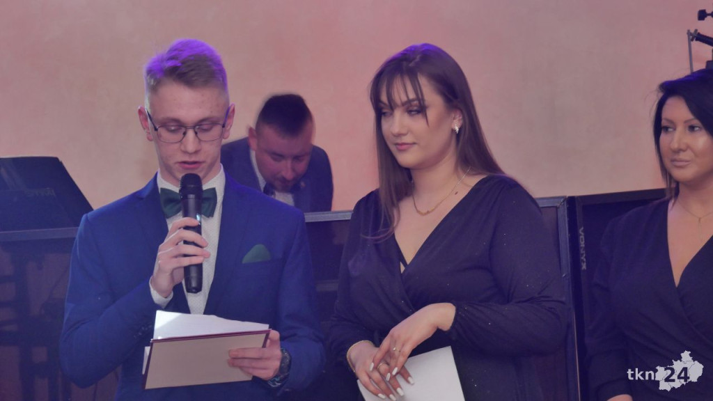 Studniówka 2023 ZSP 1 Końskie [skrót wideo, fotorelacja]