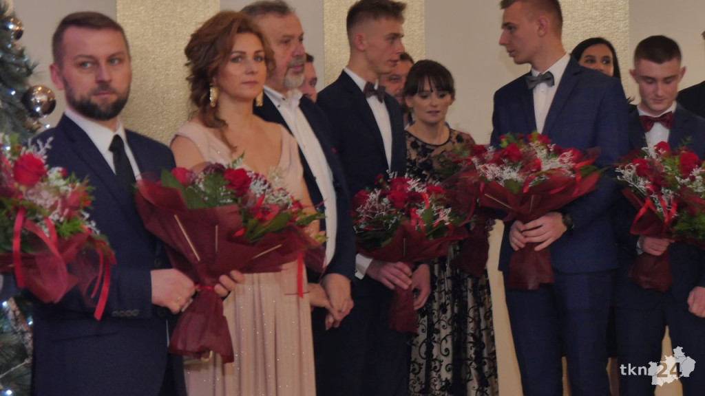 Studniówka 2023 ZSP 1 Końskie [skrót wideo, fotorelacja]
