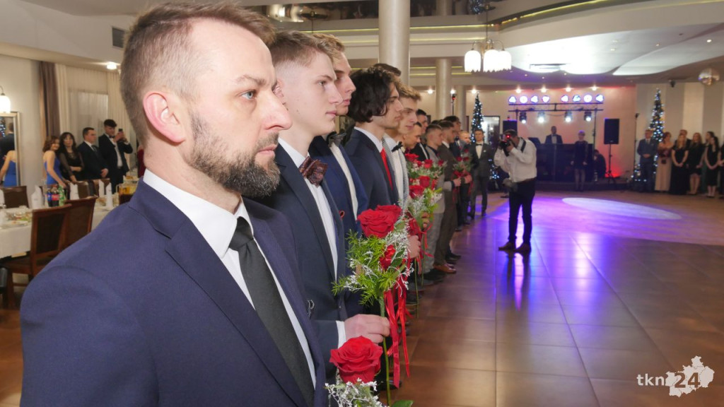 Studniówka 2023 ZSP 1 Końskie [skrót wideo, fotorelacja]
