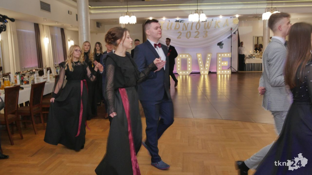 Piękny bal Mechanika na start sezonu studniówkowego 2023 [WIDEO, zdjęcia]