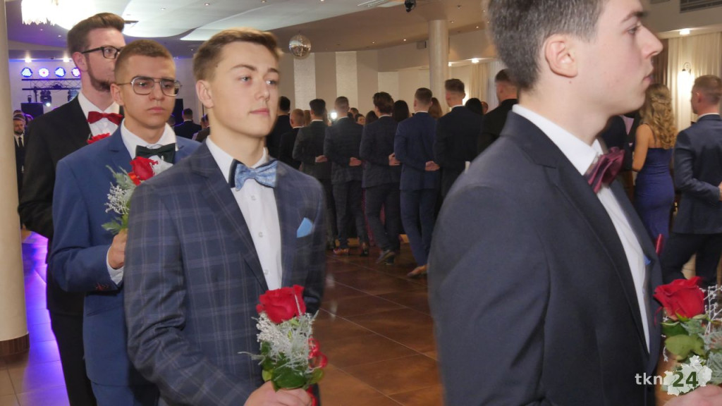 Studniówka 2023 ZSP 1 Końskie [skrót wideo, fotorelacja]