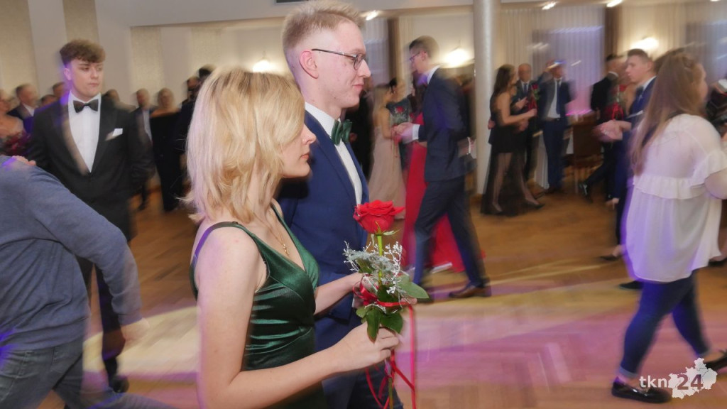 Studniówka 2023 ZSP 1 Końskie [skrót wideo, fotorelacja]