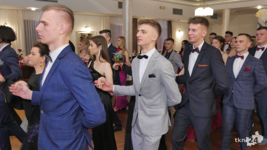 Studniówka 2023 ZSP 1 Końskie [skrót wideo, fotorelacja]