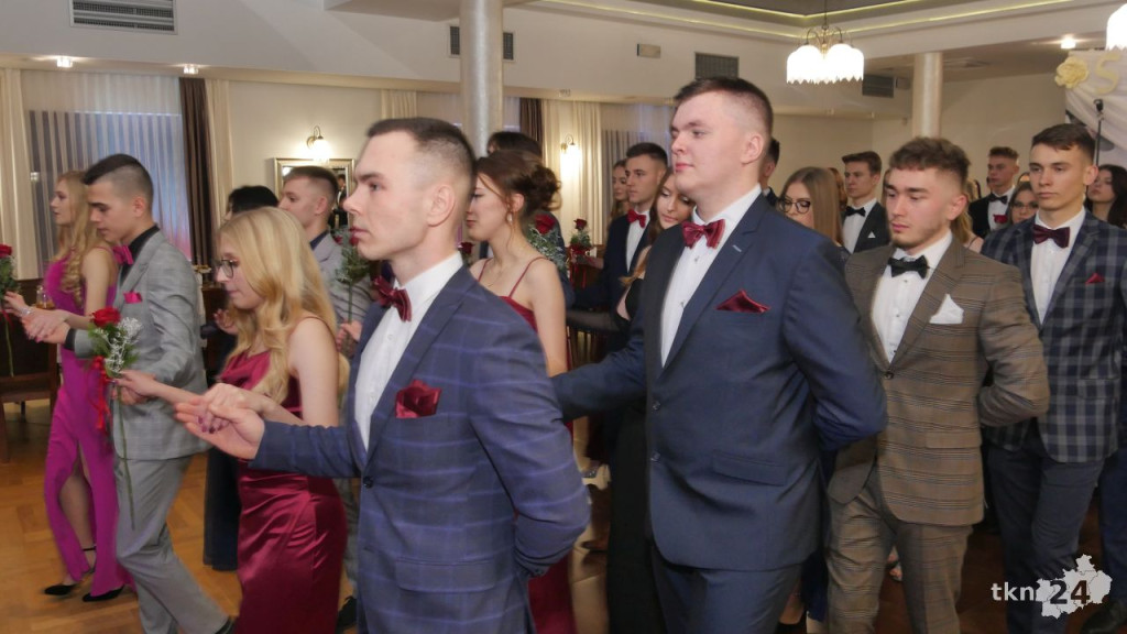 Studniówka 2023 ZSP 1 Końskie [skrót wideo, fotorelacja]