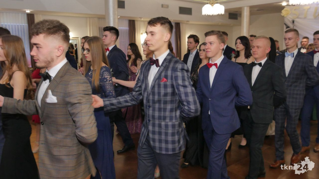 Studniówka 2023 ZSP 1 Końskie [skrót wideo, fotorelacja]