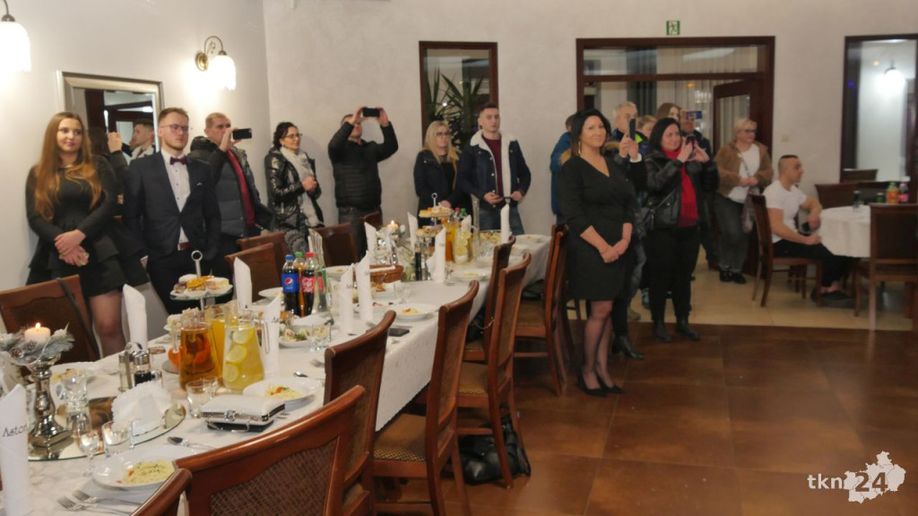 Studniówka 2023 ZSP 1 Końskie [skrót wideo, fotorelacja]