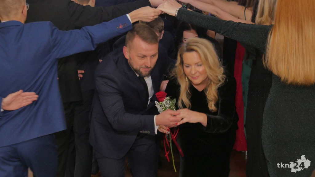Studniówka 2023 ZSP 1 Końskie [skrót wideo, fotorelacja]