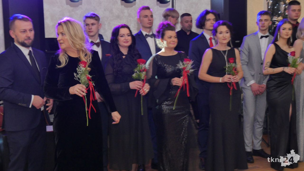 Studniówka 2023 ZSP 1 Końskie [skrót wideo, fotorelacja]