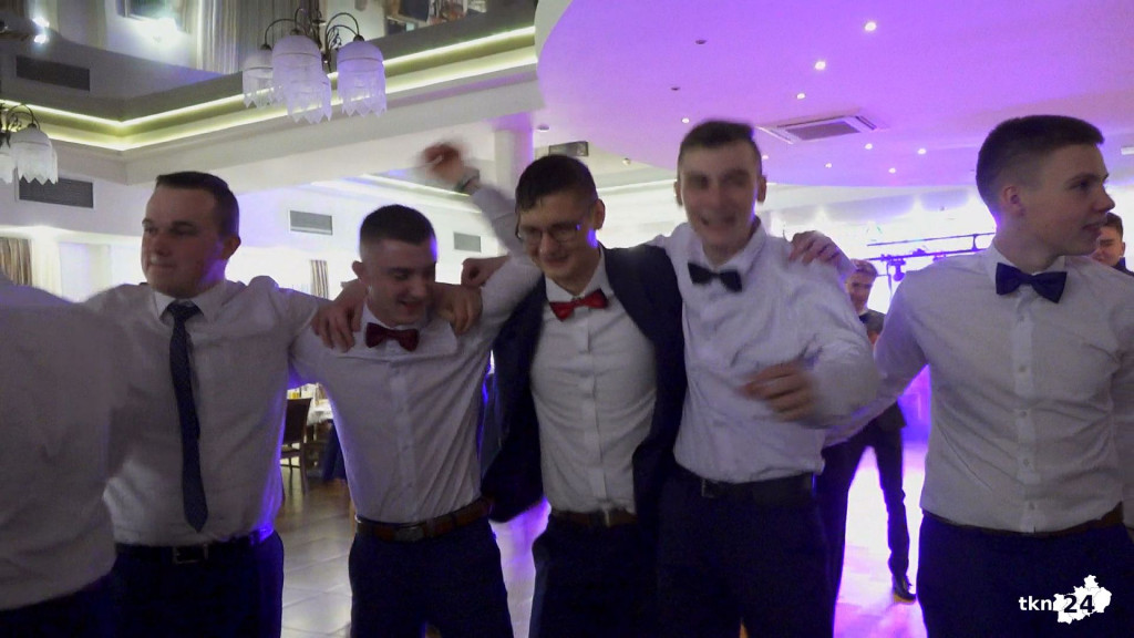 Studniówka 2023 ZSP 1 Końskie [skrót wideo, fotorelacja]