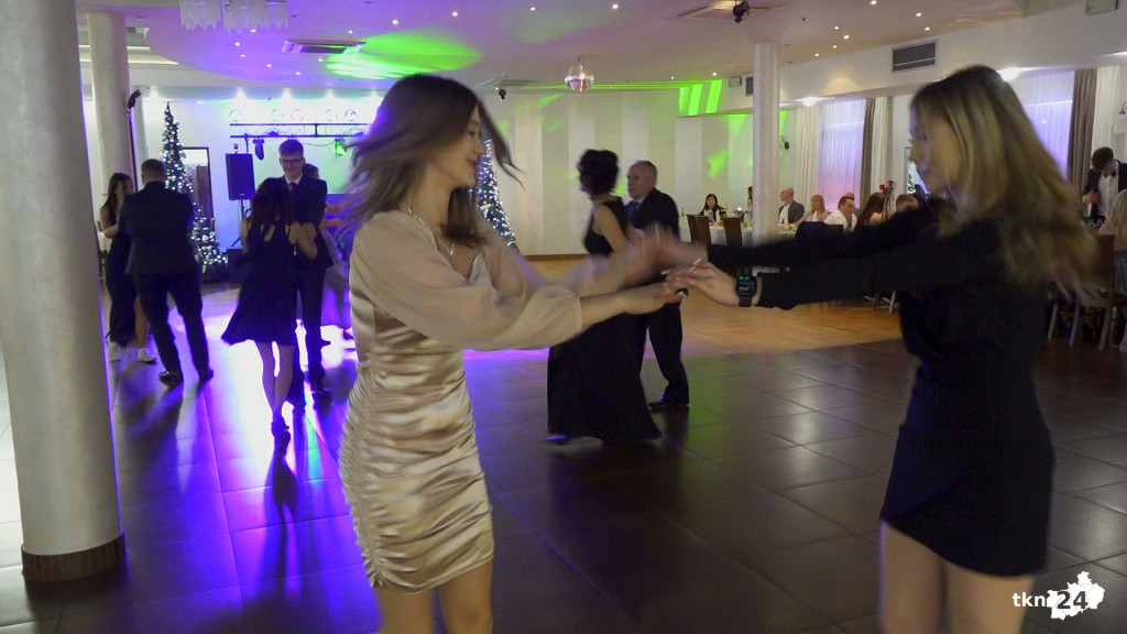 Piękny bal Mechanika na start sezonu studniówkowego 2023 [WIDEO, zdjęcia]