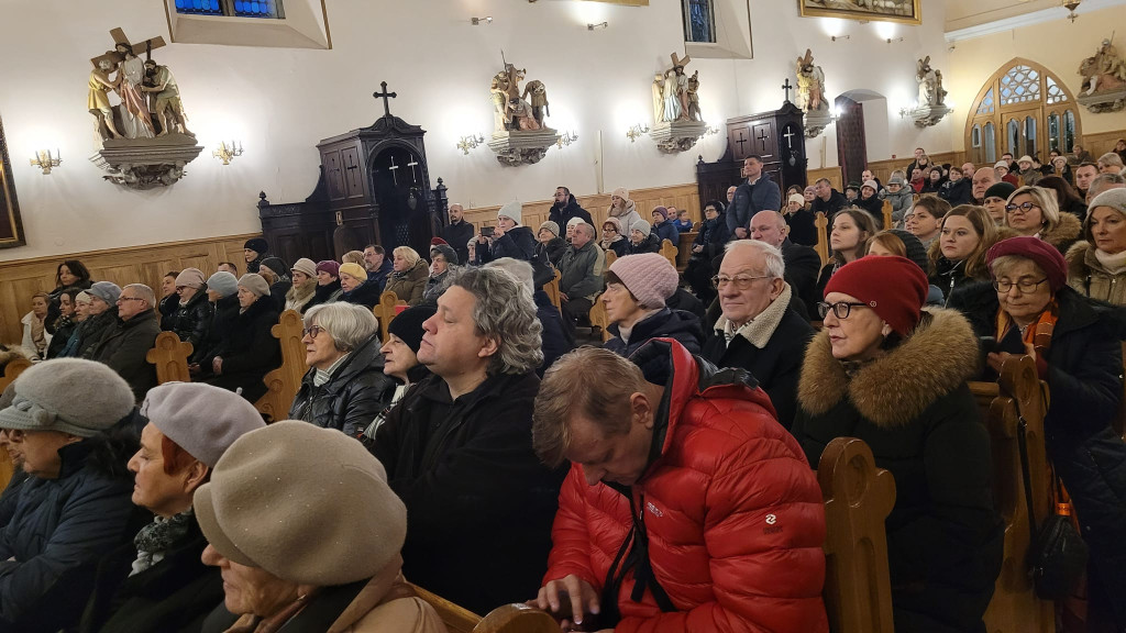 Chór Fermata wystąpił w koneckiej Kolegiacie św. Mikołaja [zdjęcia]