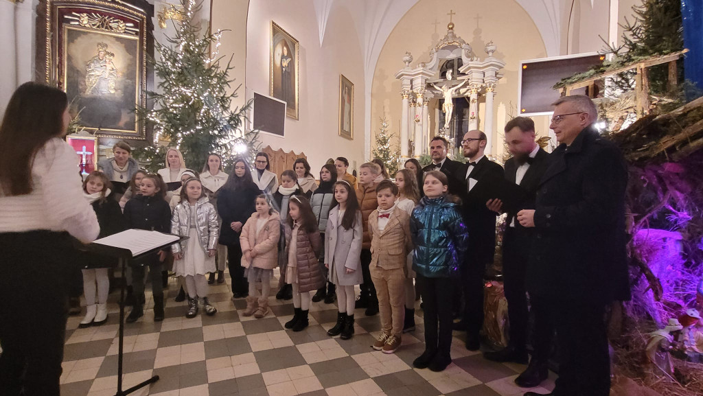 Chór Fermata wystąpił w koneckiej Kolegiacie św. Mikołaja [zdjęcia]