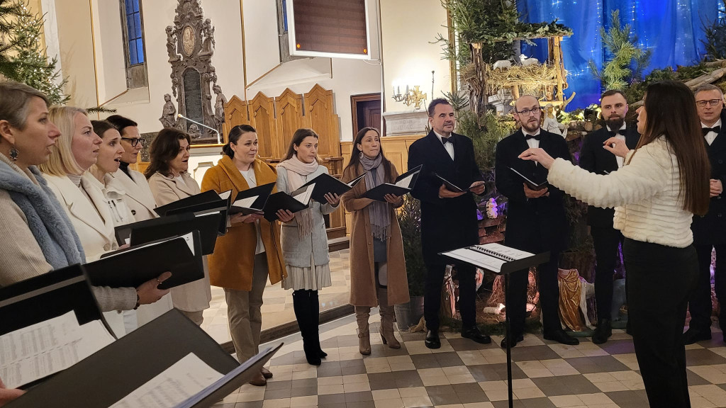Chór Fermata wystąpił w koneckiej Kolegiacie św. Mikołaja [zdjęcia]