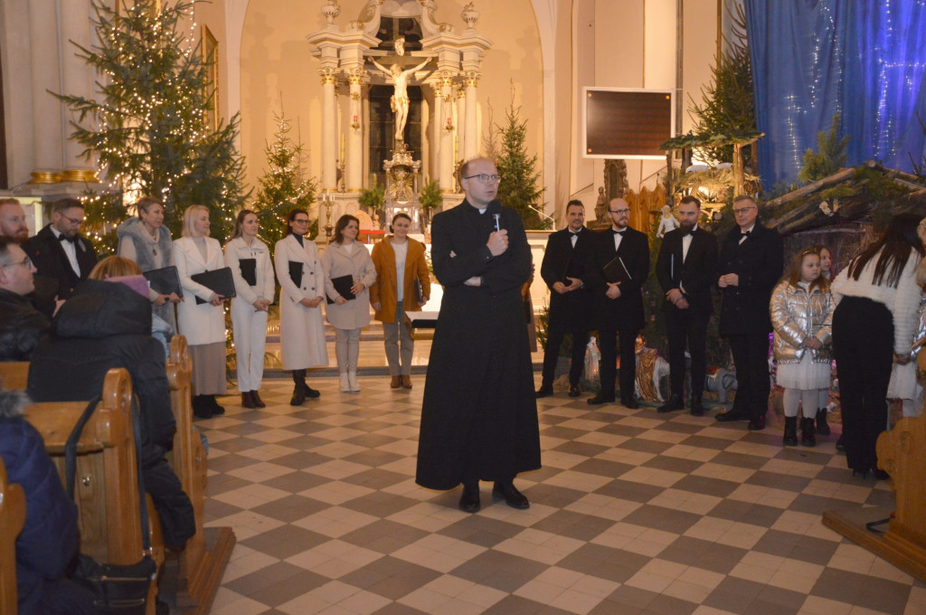 Chór Fermata wystąpił w koneckiej Kolegiacie św. Mikołaja [zdjęcia]