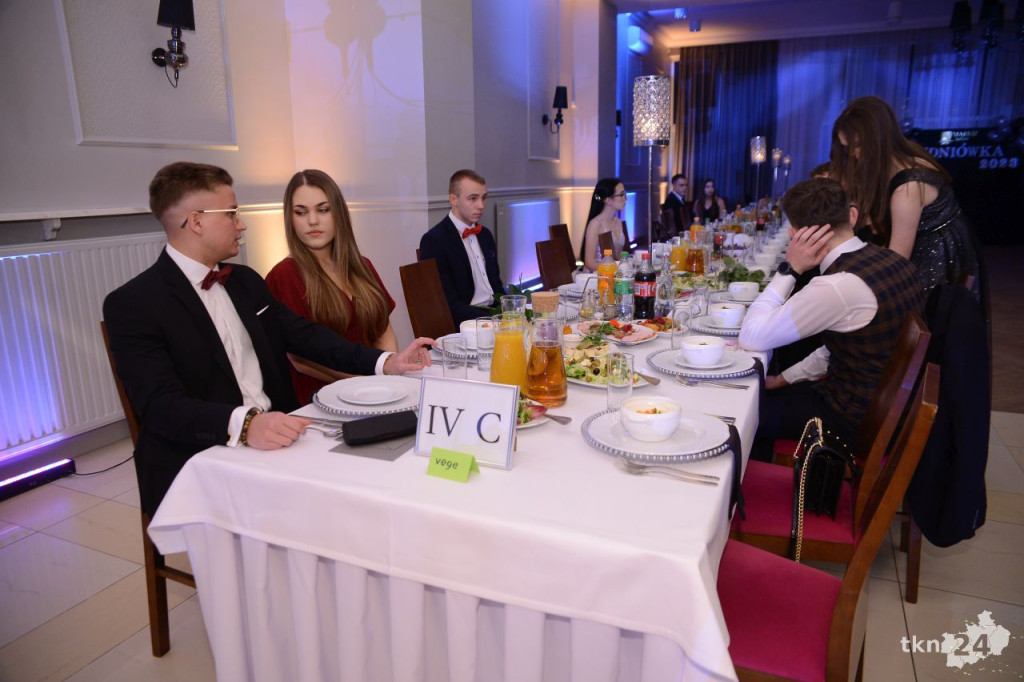 WIDEO: Tak się bawi Stary! Studniówka 2023