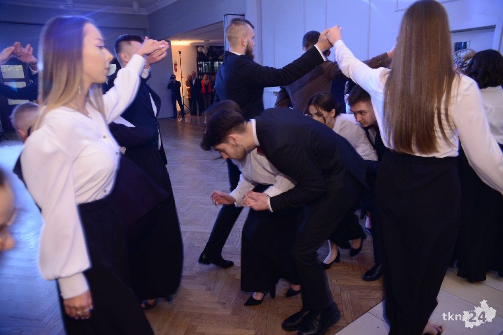WIDEO: Tak się bawi Stary! Studniówka 2023