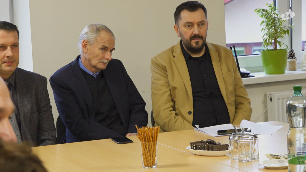 Radoszyce: Umowa podpisana. Będzie Dom Kultury! [wideo, zdjęcia]