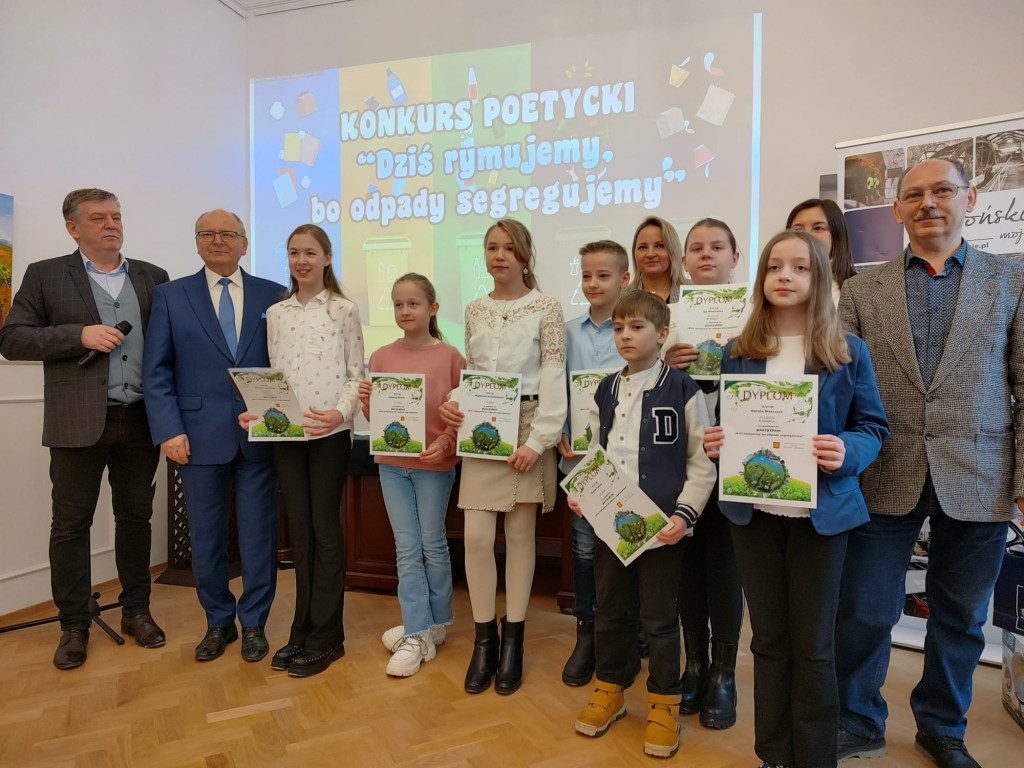 Dziś rymujemy, bo odpady segregujemy. Gmina Końskie rozstrzygnęła ekologiczny konkurs [wideo, zdjęcia]