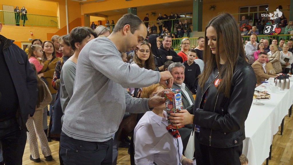 Radoszyce dla WOŚP. Powrót do hali sportowej [wideo, zdjęcia]