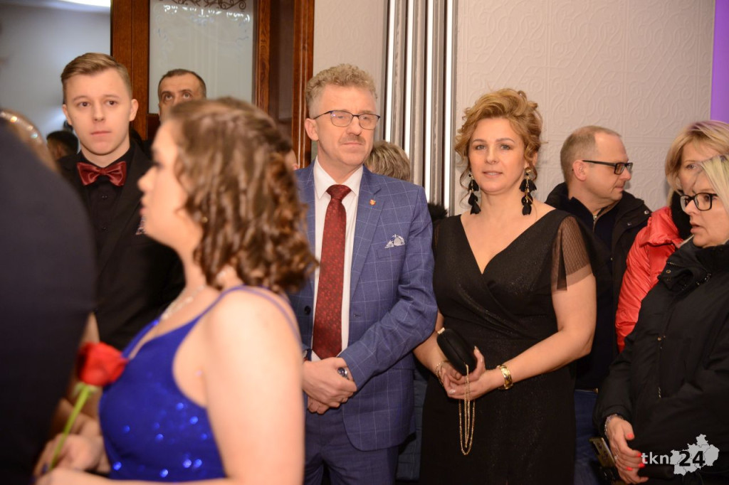 WIDEO: Studniówka koneckiego II LO. To największy bal w regionie!