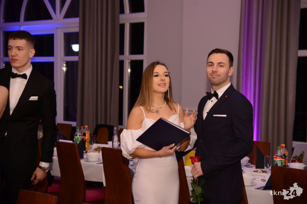 WIDEO: Studniówka koneckiego II LO. To największy bal w regionie!
