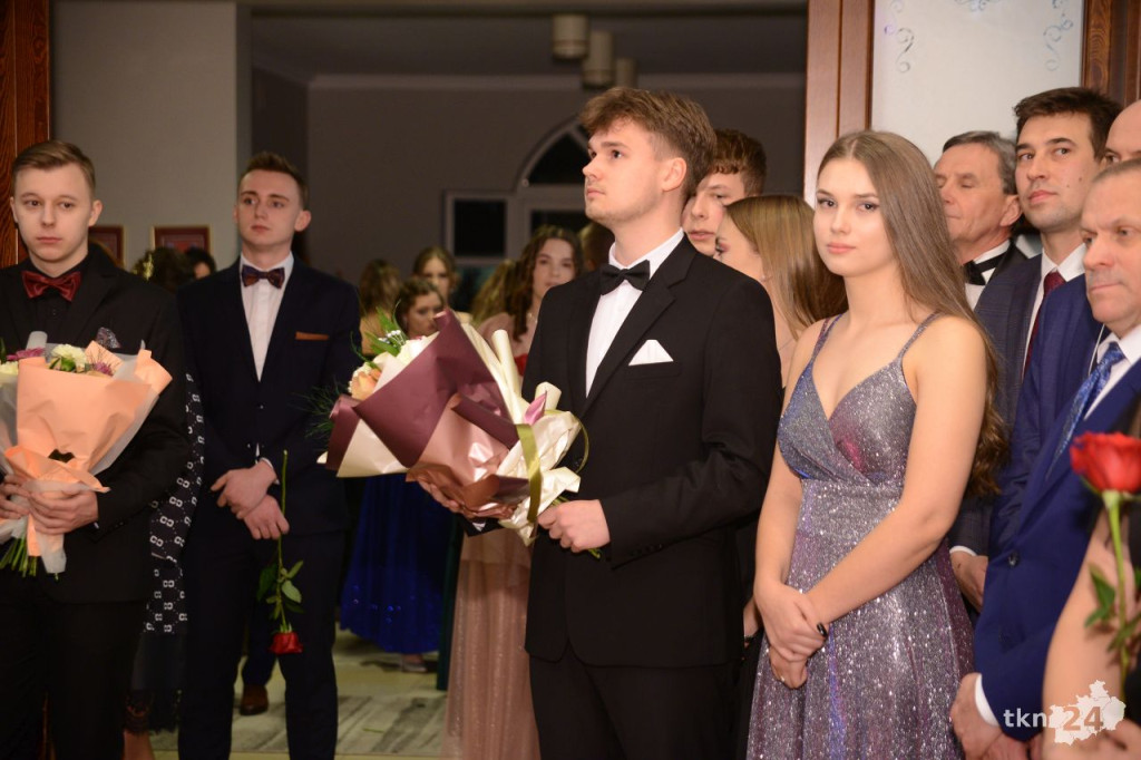 WIDEO: Studniówka koneckiego II LO. To największy bal w regionie!