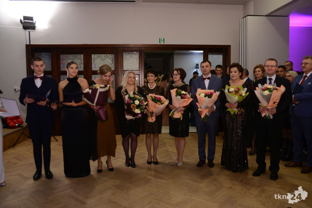 WIDEO: Studniówka koneckiego II LO. To największy bal w regionie!