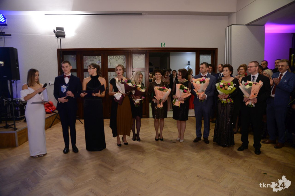 WIDEO: Studniówka koneckiego II LO. To największy bal w regionie!