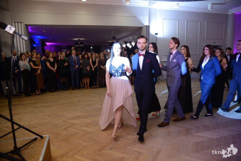 WIDEO: Studniówka koneckiego II LO. To największy bal w regionie!