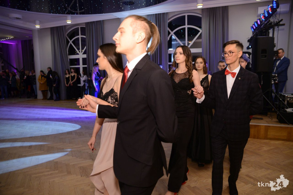 WIDEO: Studniówka koneckiego II LO. To największy bal w regionie!
