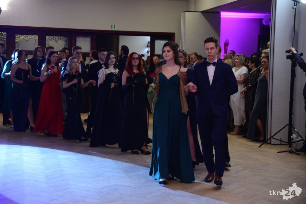 WIDEO: Studniówka koneckiego II LO. To największy bal w regionie!