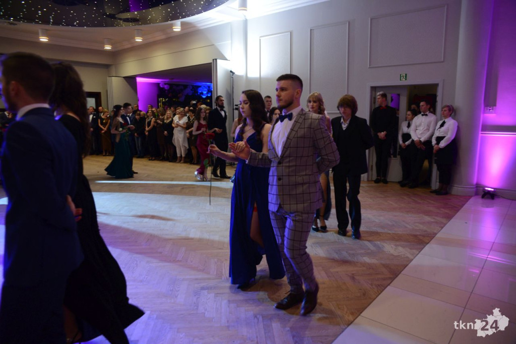 WIDEO: Studniówka koneckiego II LO. To największy bal w regionie!