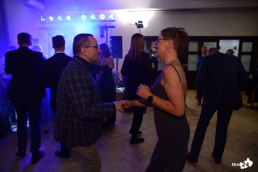 WIDEO: Studniówka koneckiego II LO. To największy bal w regionie!