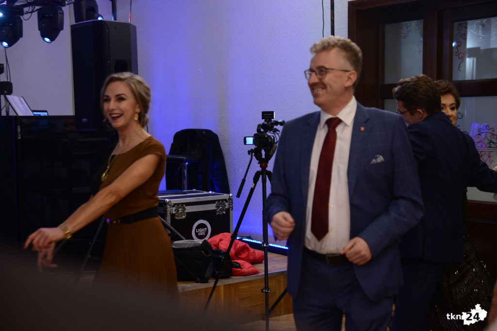 WIDEO: Studniówka koneckiego II LO. To największy bal w regionie!